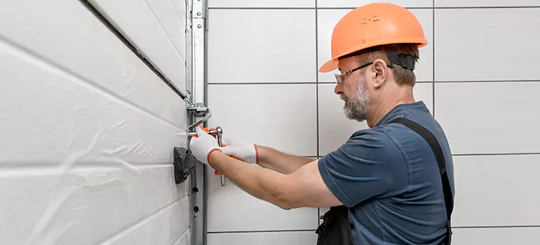 Garage Door Repair in Kerdon
